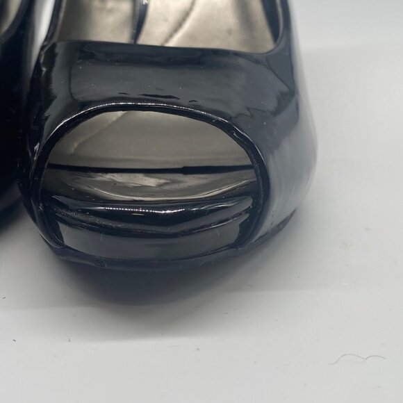 Bandolino Women’s Peep Toe Heels Pumps Patent Leather Black Size 8.5 M - Picture 11 of 15